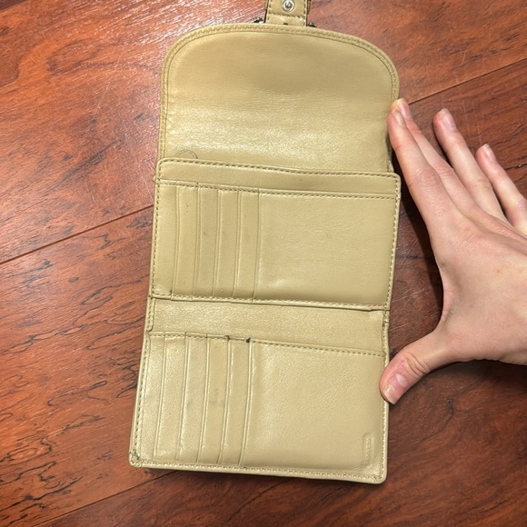 Coach Tan Leather Wallet Classic Design - Picture 2 of 6